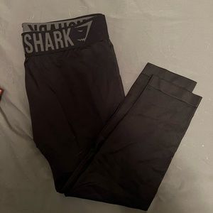 Gym shark leggings